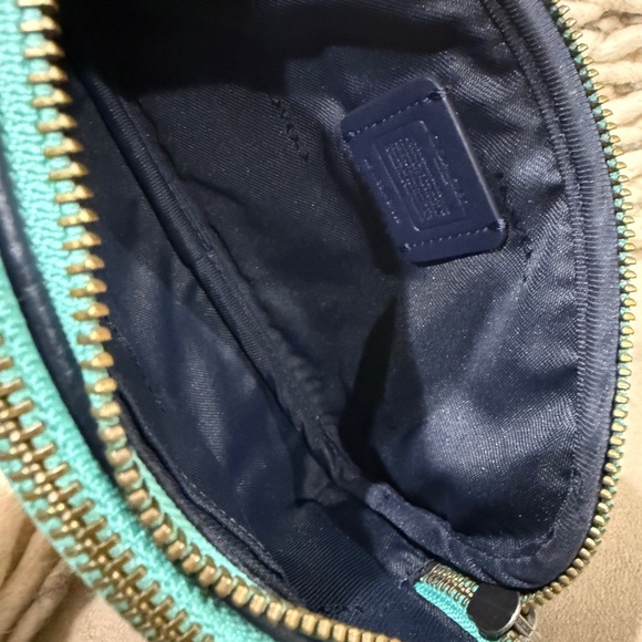 Coach Yankee Floral Double Zip Clutch - Like New - Picture 7 of 7